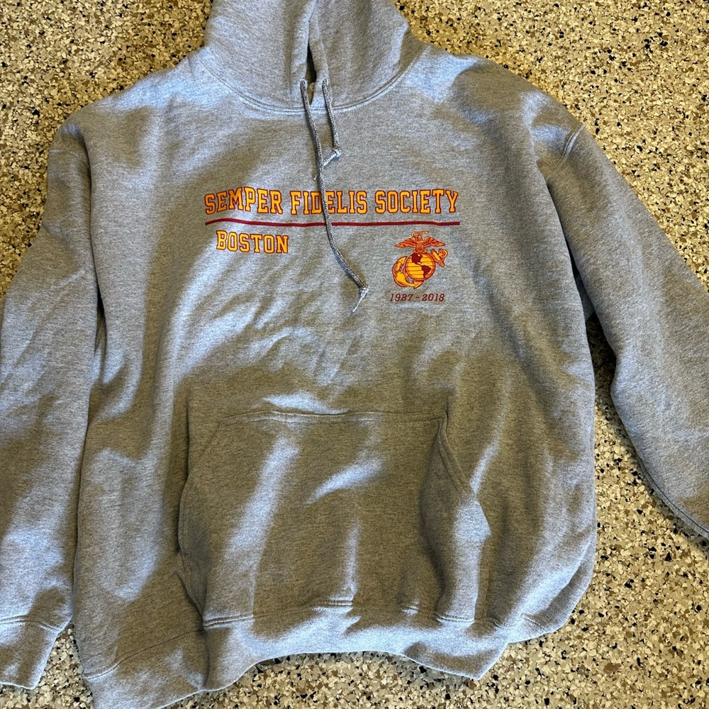 Gildan Gray Sweatshirt Hoodie Classic Pullover